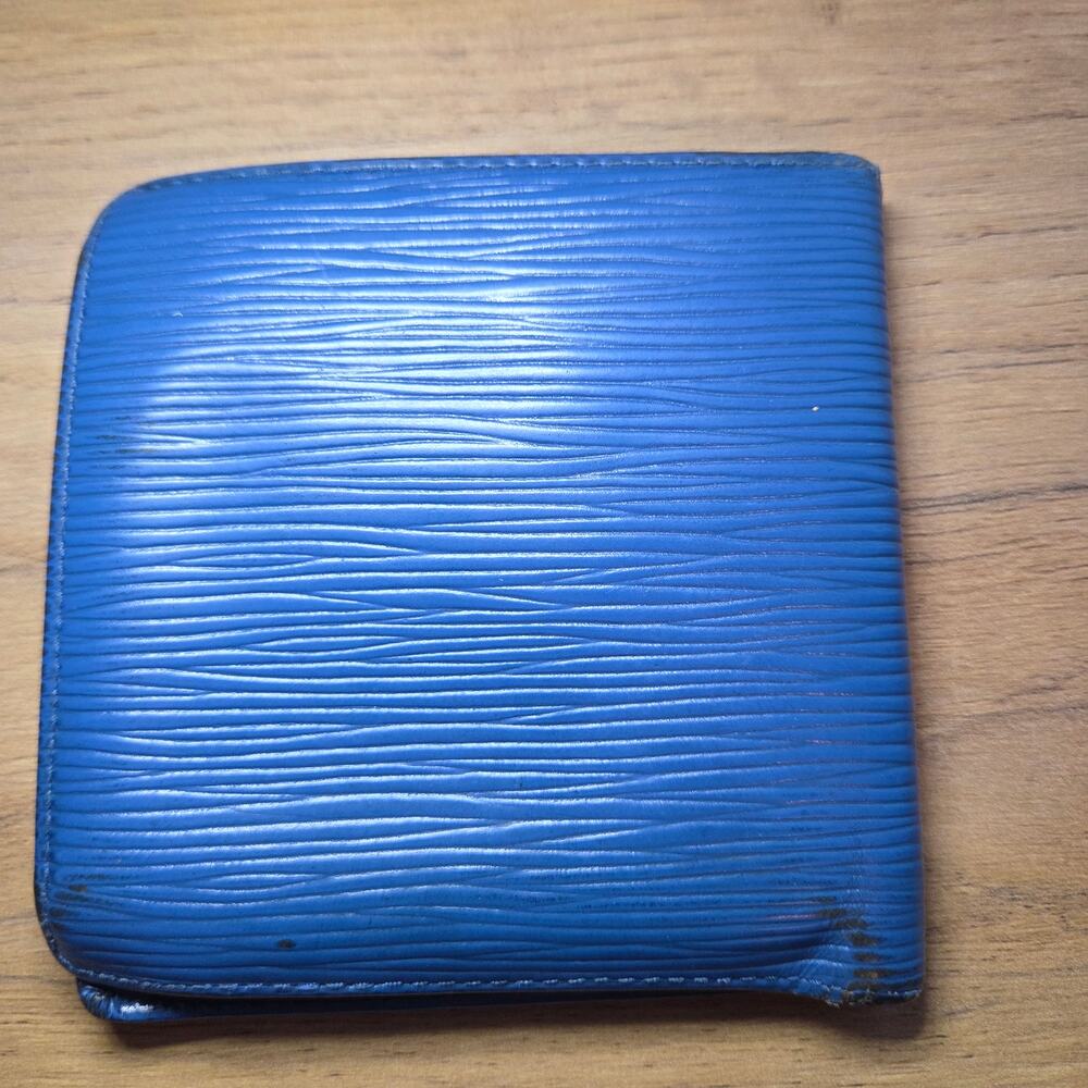 Louis Vuitton Epi Blue Bifold Wallet Toledo Blue Vintage MI1902 Made in France